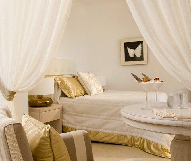 سوئیت جونیور با چشم‌انداز, Gold Suites   Small Luxury Hotels Of The World