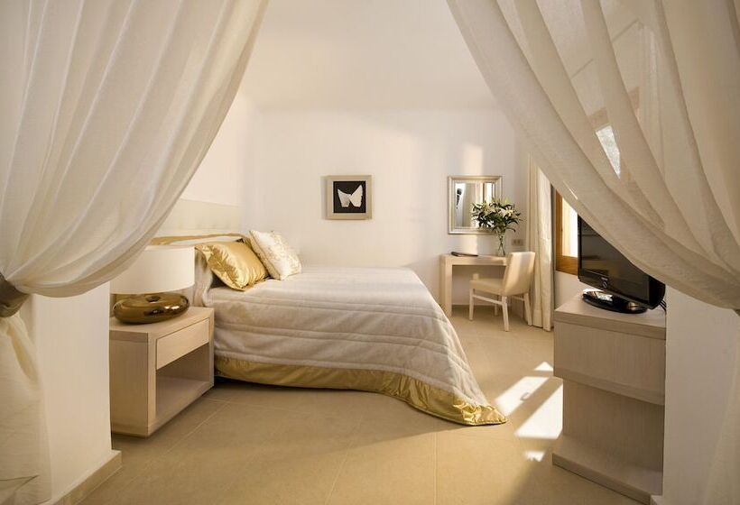 سوئیت جونیور با چشم‌انداز, Gold Suites   Small Luxury Hotels Of The World