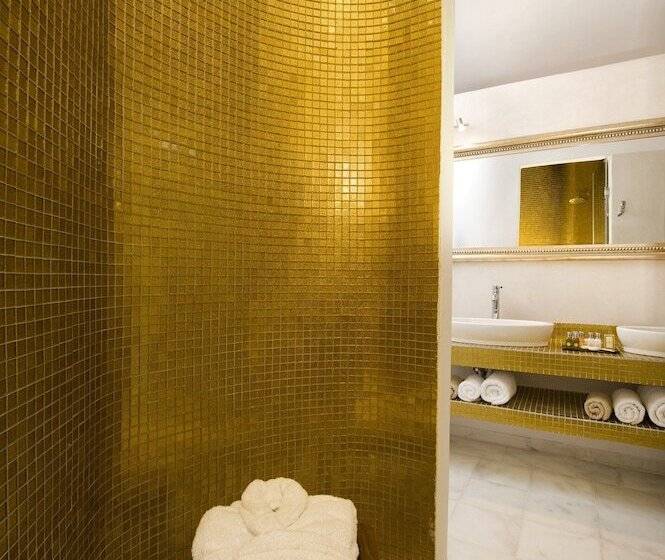 سوئیت با چشم‌انداز, Gold Suites   Small Luxury Hotels Of The World