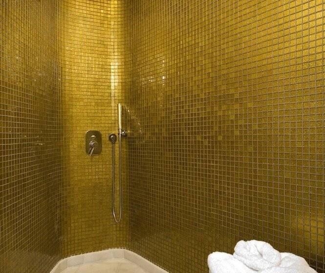 سوئیت با چشم‌انداز, Gold Suites   Small Luxury Hotels Of The World