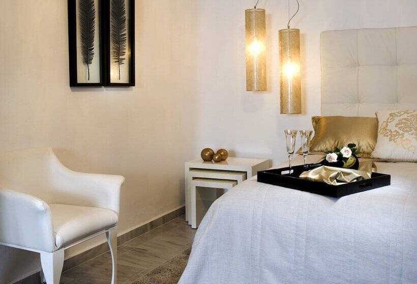 سوئیت دولوکس با چشم‌انداز, Gold Suites   Small Luxury Hotels Of The World