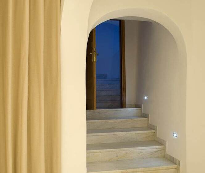 سوئیت دولوکس با چشم‌انداز, Gold Suites   Small Luxury Hotels Of The World