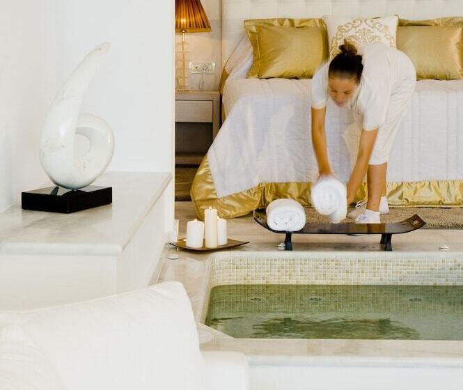 سوئیت با چشم‌انداز, Gold Suites   Small Luxury Hotels Of The World