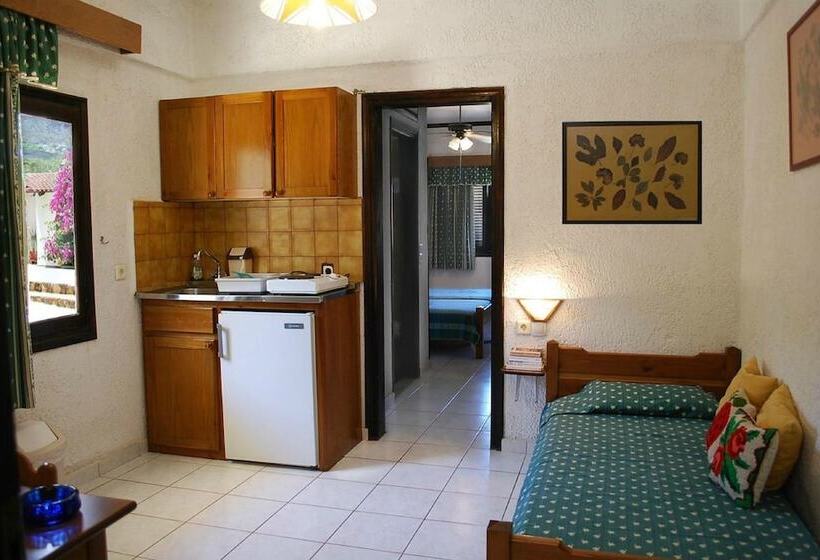 آپارتمان 1 خوابه با چشم‌انداز باغ, Iliostasi Beach Apartments