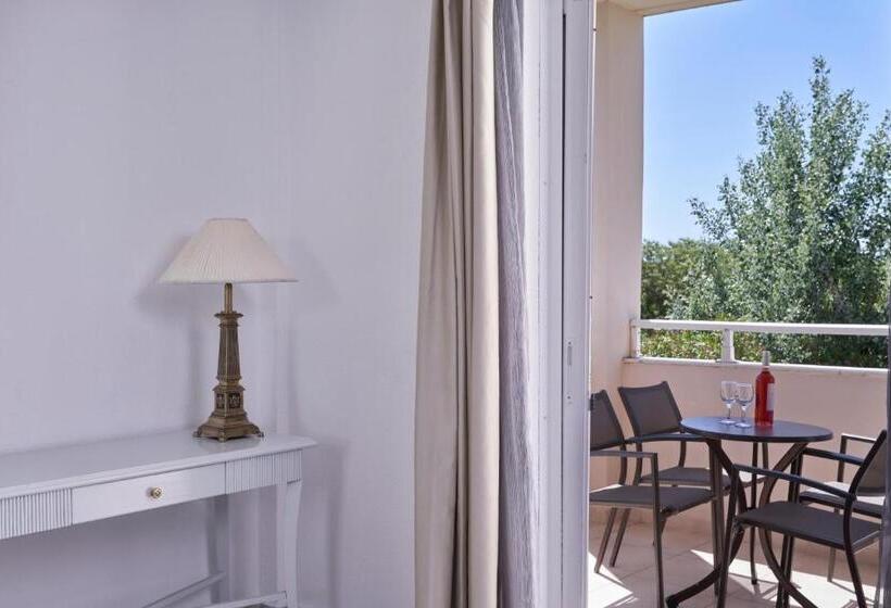 Семейный Номер Вид на Сад, Sandy Beach Resort