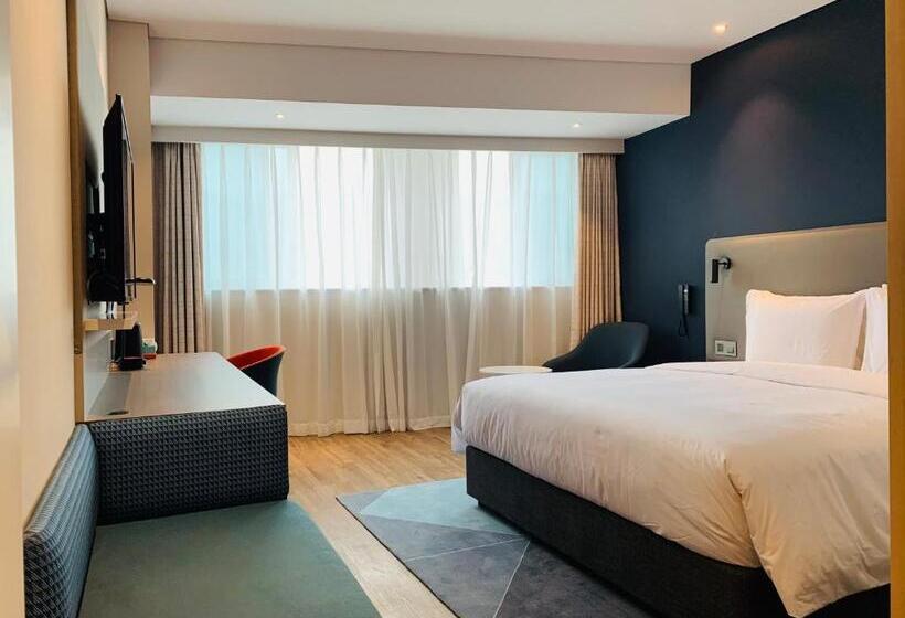 اتاق استاندارد با تخت بزرگ, Holiday Inn Express Chongqing Airport Zone, An Ihg