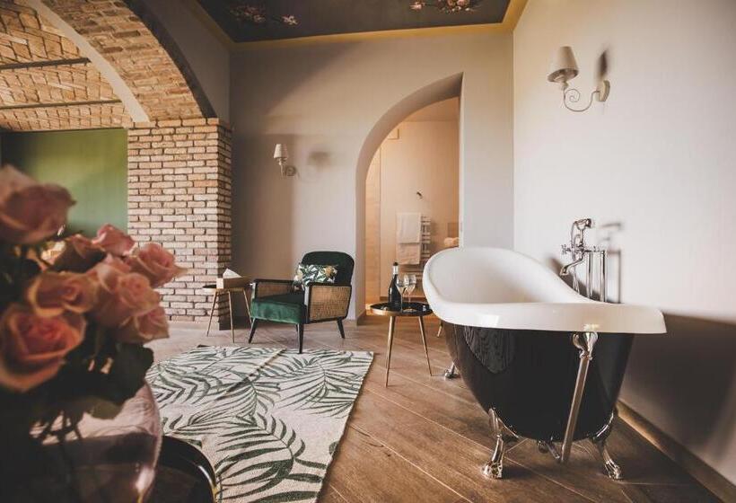Люкс с Балконом, Relais Almaranto