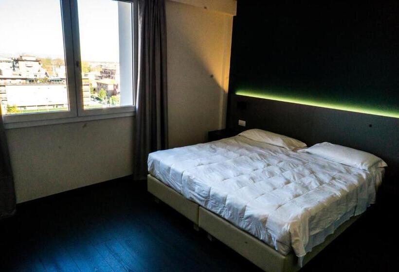 آپارتمان 1 خوابه با تراس, Venice Terminal Apartments & Suites