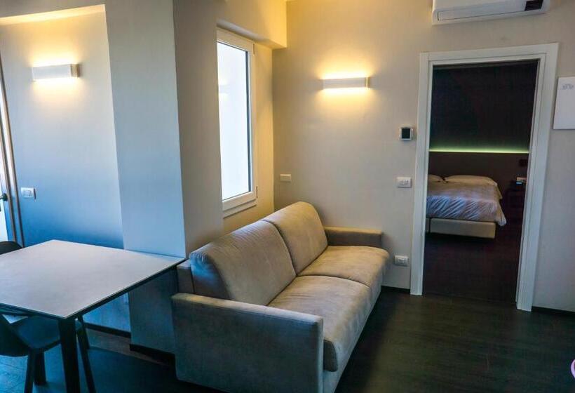 آپارتمان 1 خوابه با تراس, Venice Terminal Apartments & Suites