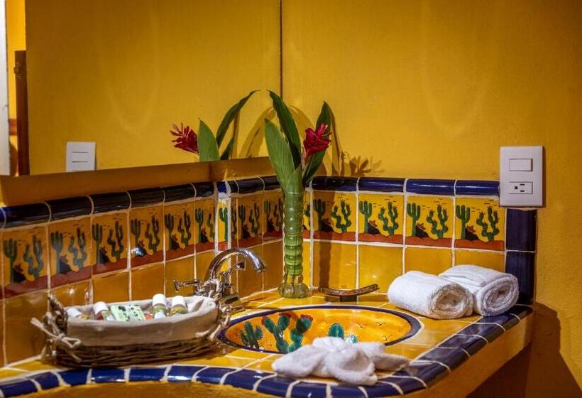 اتاق لوکس با چشم‌انداز دریا, Casa Biulú