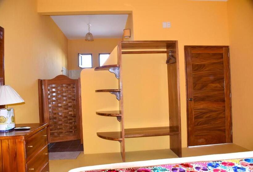 اتاق لوکس سه تخته, Casa Biulú