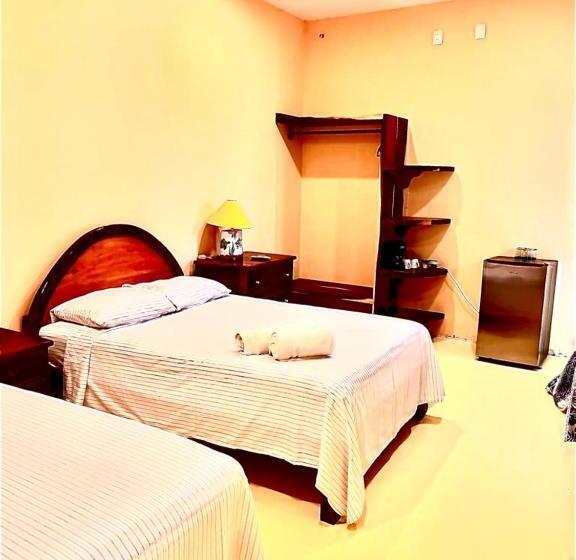 اتاق استاندارد چهارنفره با بالکن, Casa Biulú