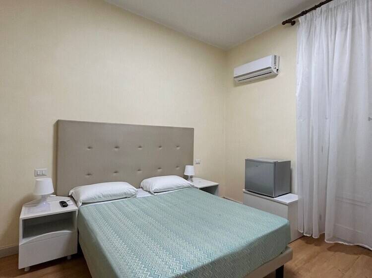 标准间, 38 Aira Hotels