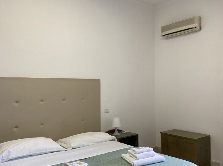 标准间, 38 Aira Hotels