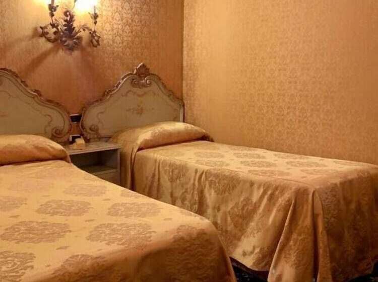 اتاق استاندارد چهار تخته, Castello