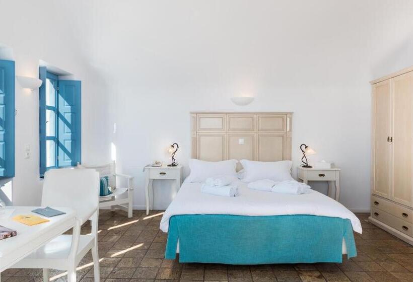 سوئیت با چشم‌انداز, Pantelia Suites