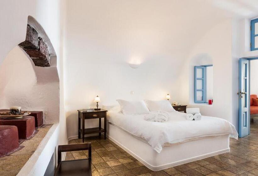 سوئیت جونیور با چشم‌انداز, Pantelia Suites