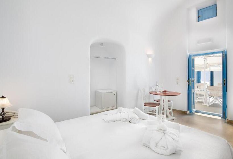 اتاق استاندارد با چشم‌انداز, Pantelia Suites