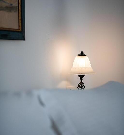 اتاق استاندارد با چشم‌انداز, Pantelia Suites