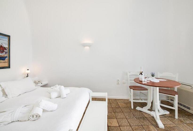 اتاق استاندارد با چشم‌انداز, Pantelia Suites