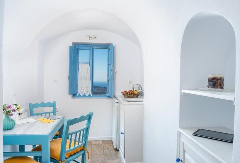 سوئیت با چشم‌انداز, Pantelia Suites