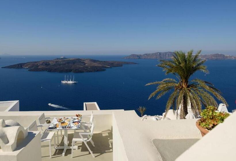 سوئیت جونیور با چشم‌انداز, Pantelia Suites