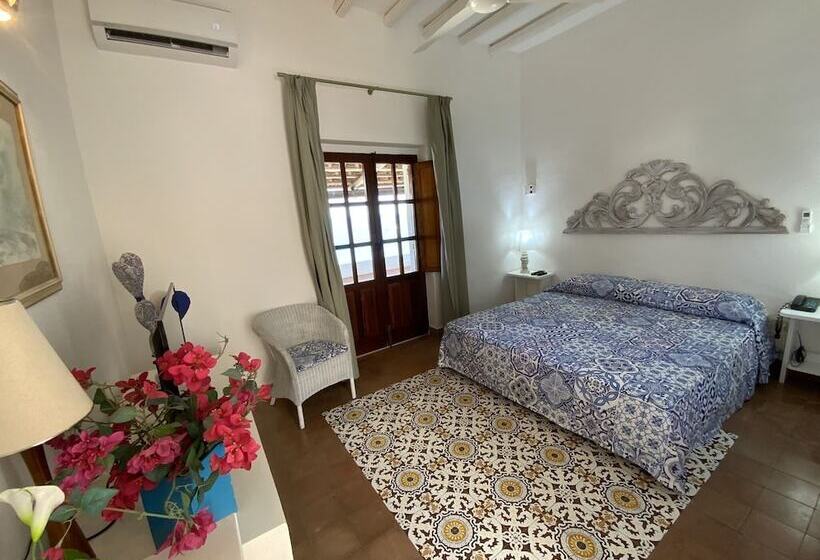اتاق استاندارد با چشم‌انداز دریا, La Piazza Luxury Hotel & Spa