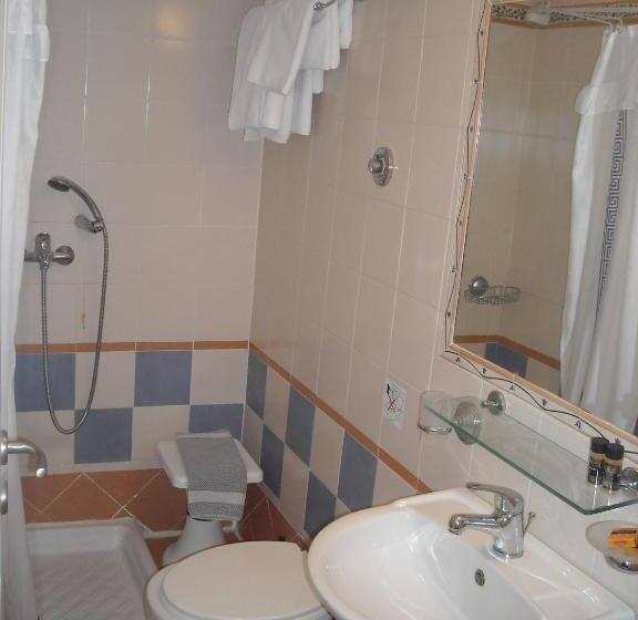 经济四人房间, Aigli Hotel Syros