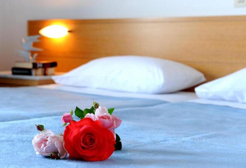 اتاق کلاسیک با چشم‌انداز باغ, Delfinia Hotel & Bungalows
