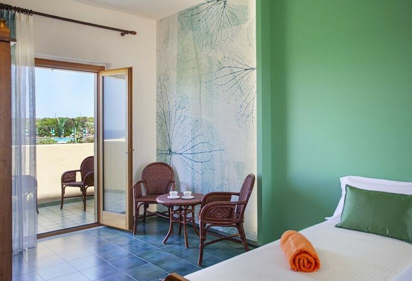 주니어 스위트, Suvaki Resort