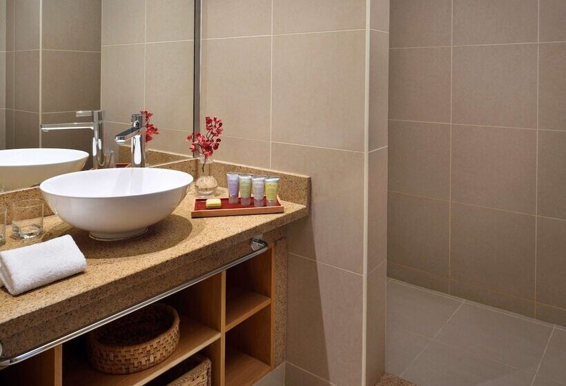 اتاق سوپریور با چشم‌انداز دریا, Movenpick Resort & Spa Tala Bay Aqaba