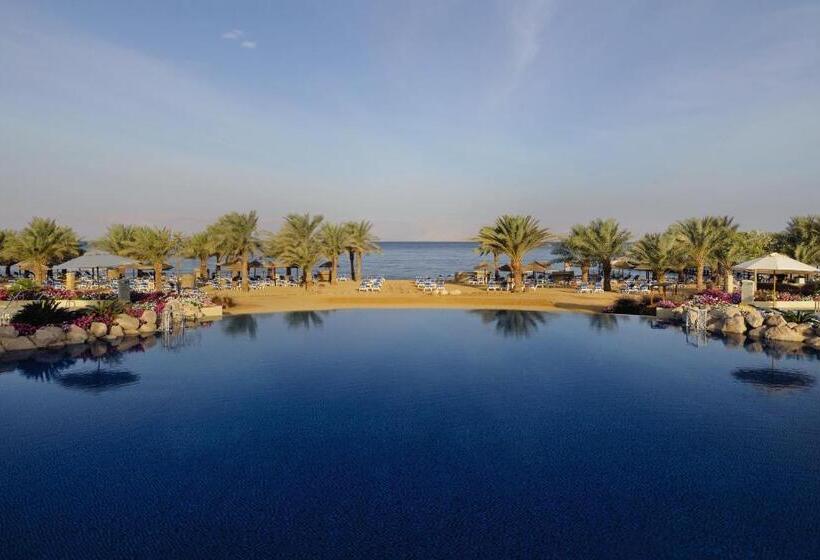 اتاق سوپریور با چشم‌انداز استخر, Movenpick Resort & Spa Tala Bay Aqaba