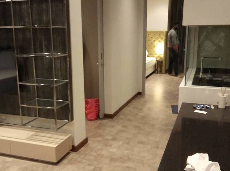 سوئیت خانواده 2 خوابه, Expressionz Professional Suites By Ihost Homes 2