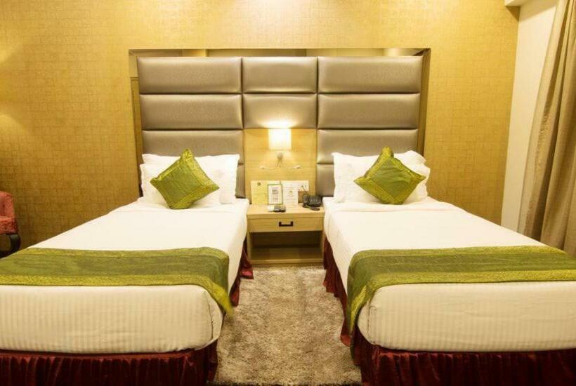 デラックスルーム, Kc Manor