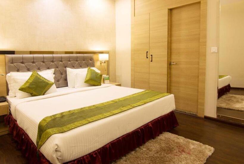 スタンダードルーム, Kc Manor