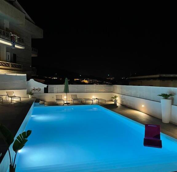 Люкс Кровать Кинг, Tropicana Suite   Adults Only