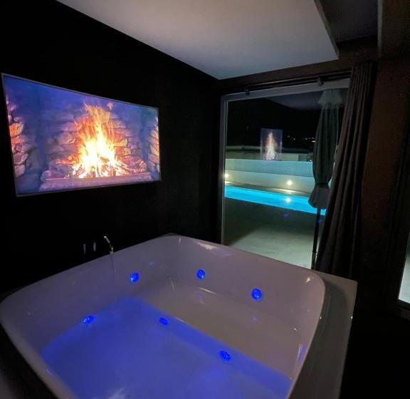 Люкс Кровать Кинг, Tropicana Suite   Adults Only