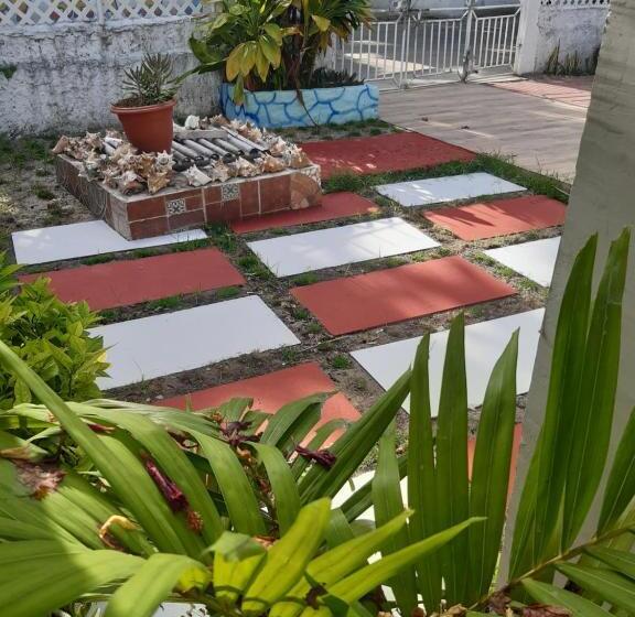 Quarto Estandar, Joebi S House Walking Distance To Rocky Cay Beach Ideal For Families Or Groups
