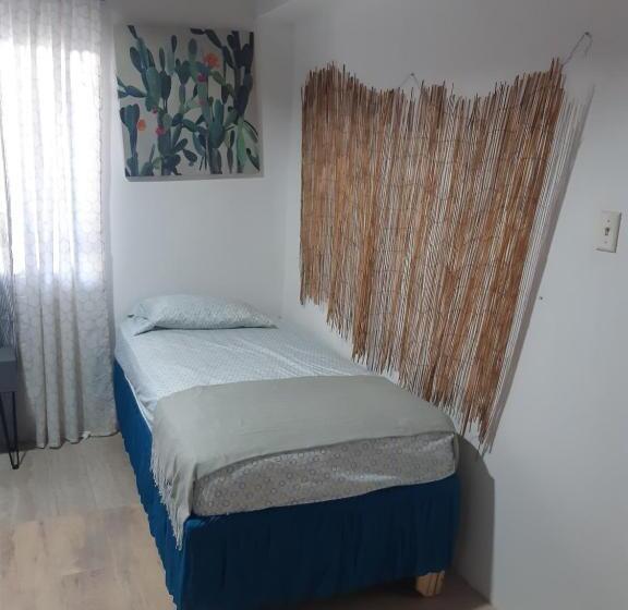 Дом 2 Спальни, Joebi S House Walking Distance To Rocky Cay Beach Ideal For Families Or Groups