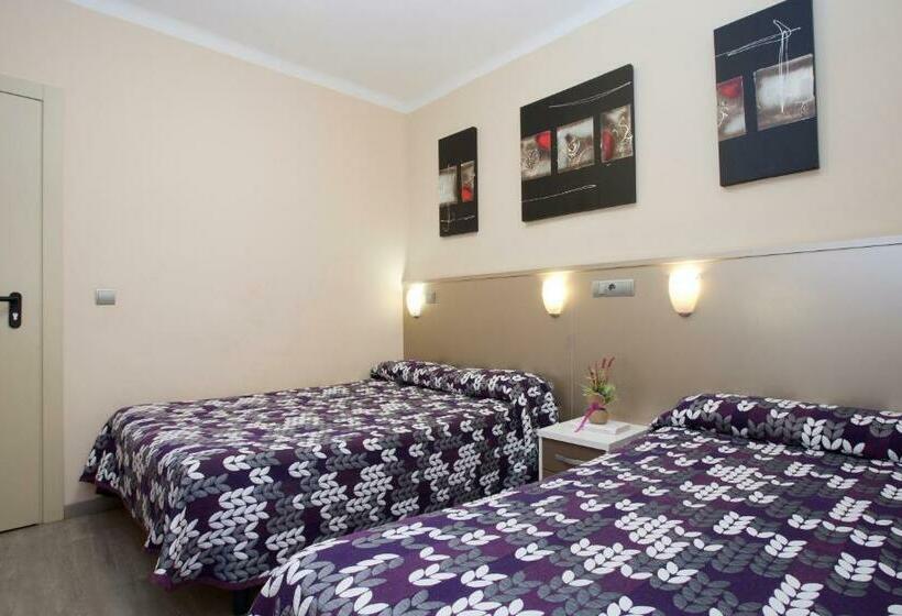 Номер Стандарт Трехместный, Hostal Barcelona