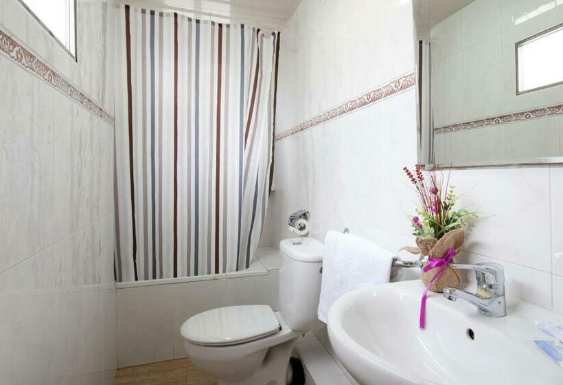 Номер Стандарт, Hostal Barcelona