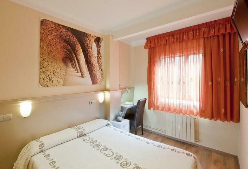 Номер Стандарт, Hostal Barcelona