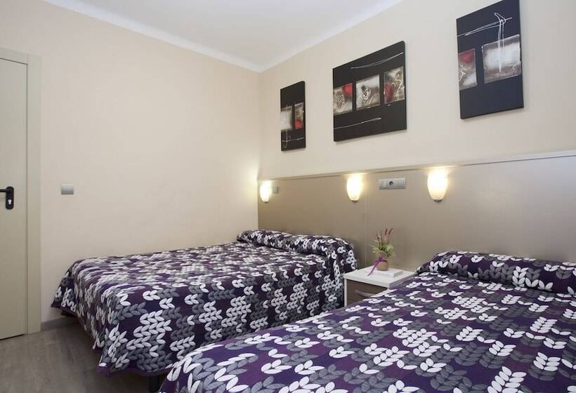 Номер Стандарт Трехместный, Hostal Barcelona