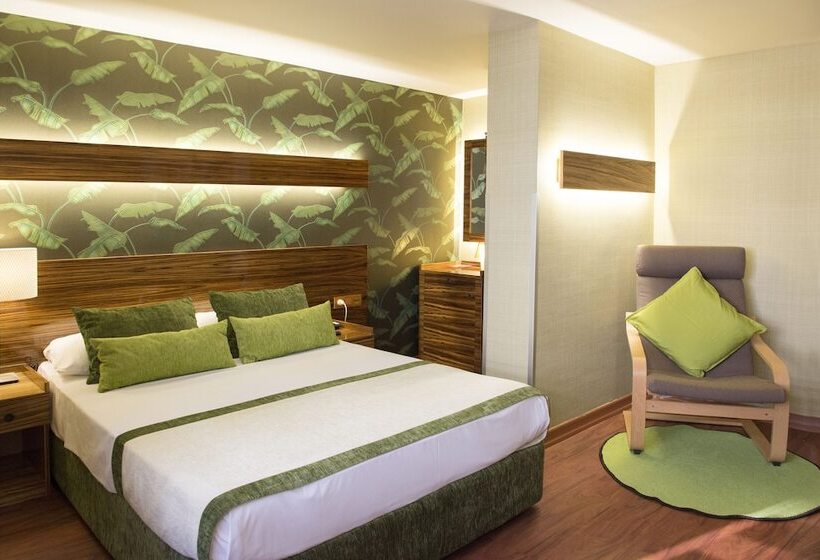 Habitación Superior, Buyuk Keban