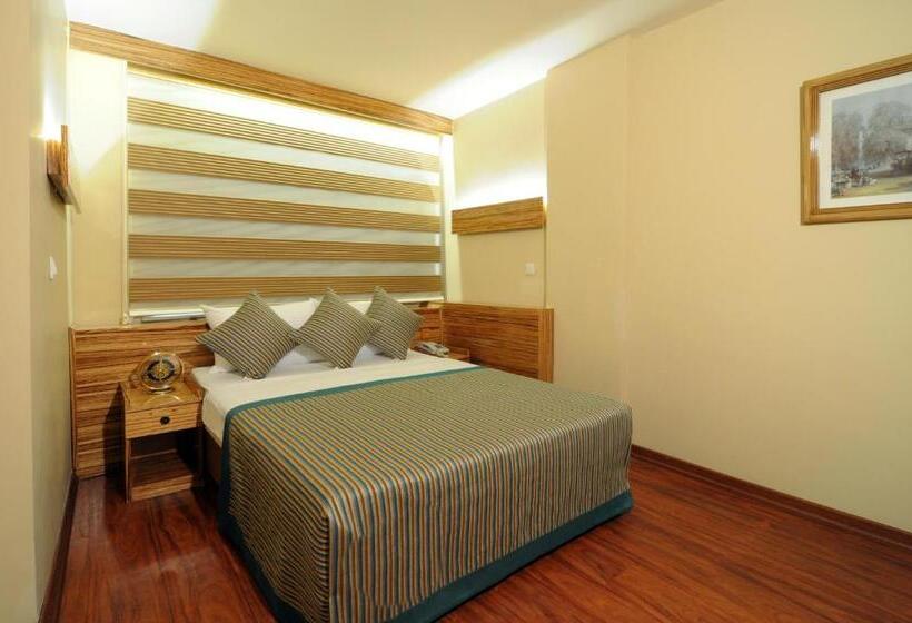 Habitación Comfort, Buyuk Keban