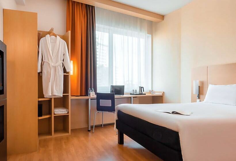 اتاق پرمیوم, Ibis Moscow Paveletskaya