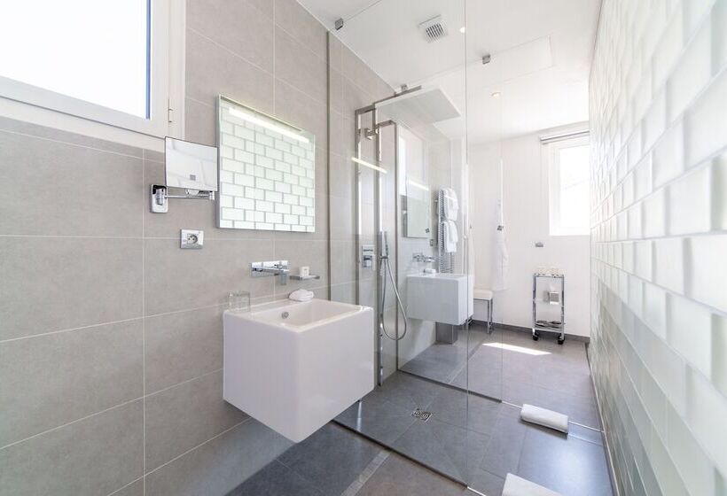 Номер Deluxe, Kube Saint Tropez