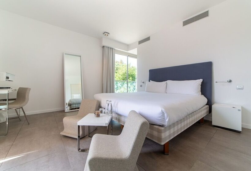Номер Deluxe, Kube Saint Tropez