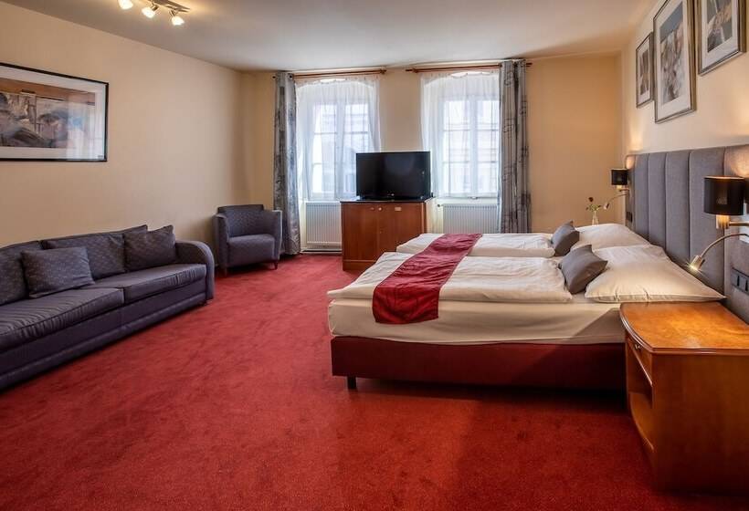 Quarto Estandar, Pension U Lilie