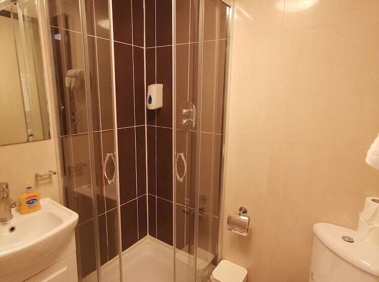 Номер Стандарт, The Royale Chulan Hyde Park